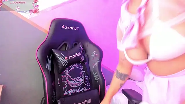 Snapshot of lilith_noahh chatting on 02.25.25 lilith noahh online show from 02.25.25