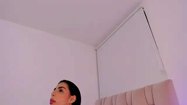 ZarianaEvanz online show from 04.22.26