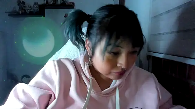 Snapshot of Shaddycute_ chatting on 06.20.26 Shaddycute online show from 06.20.26