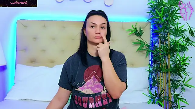 DaliyaArabian online show from 11.21.25