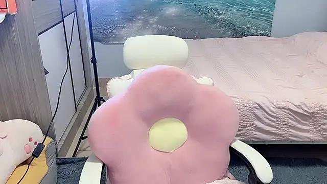 Lucky-Anna001 online show from 10.22.25