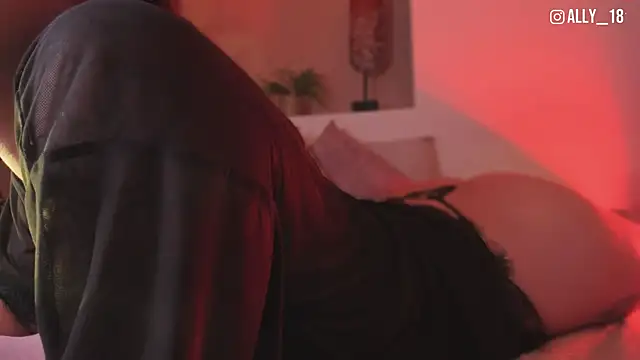 Snapshot of Ally_addams chatting on 03.27.26 Ally addams online show from 03.27.26