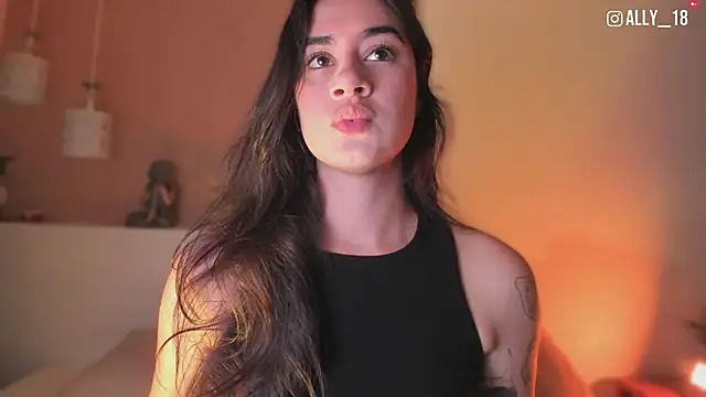 Snapshot of Ally_addams chatting on 04.08.26 Ally addams online show from 04.08.26