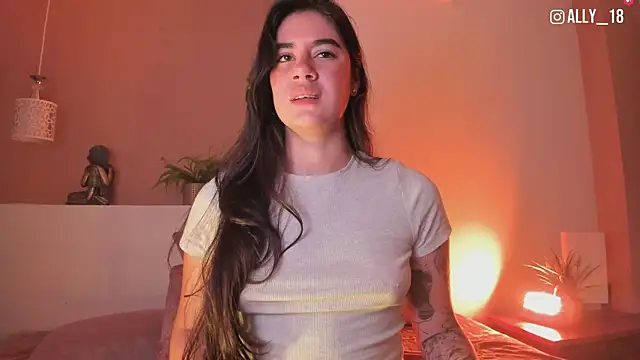 Snapshot of Ally_addams chatting on 04.11.26 Ally addams online show from 04.11.26