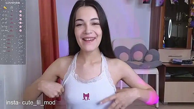 Snapshot of art_phoenix chatting on 03.21.25 art phoenix online show from 03.21.25