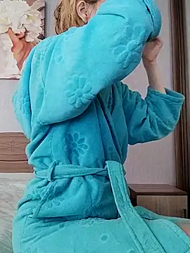 Snapshot of AvelinaLeoni chatting on 03.19.25 AvelinaLeoni online show from 03.19.25