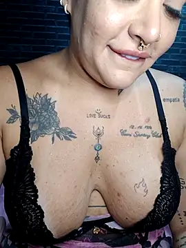 Snapshot of exquentadamay chatting on 10.14.25 exquentadamay online show from 10.14.25