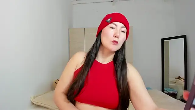 Elle Lee  online show from 09.10.25