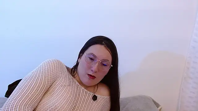 Elle Lee  online show from 06.24.26