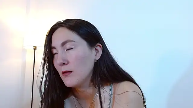 Elle Lee  online show from 08.02.26