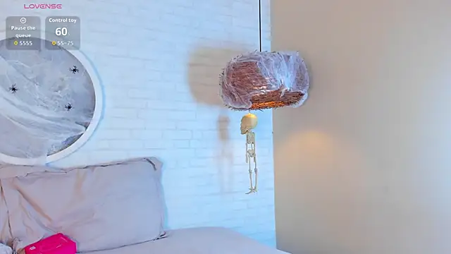 Elise Diamond online show from 10.18.25