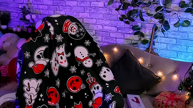 Snapshot of Alex_Howell chatting on 01.04.25 Alex Howell online show from 01.04.25