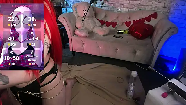 Snapshot of Alex_Howell chatting on 01.31.25 Alex Howell online show from 01.31.25