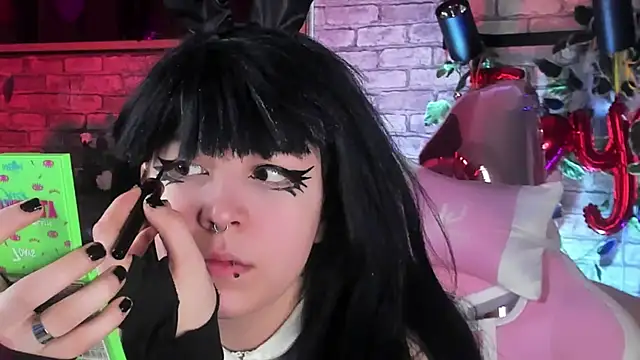 Snapshot of Alex_Howell chatting on 02.17.25 Alex Howell online show from 02.17.25