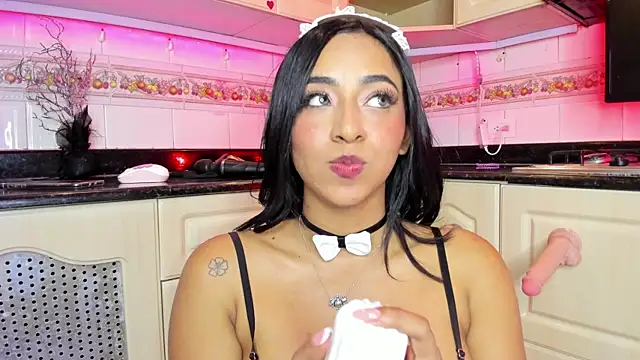 Snapshot of MavyStar chatting on 12.12.24 MavyStar online show from 12.12.24