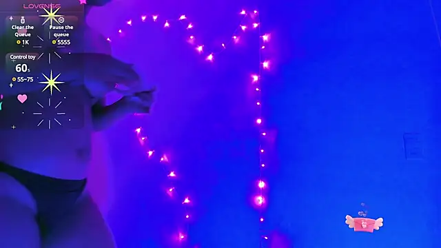 Snapshot of MavyStar chatting on 12.17.24 MavyStar online show from 12.17.24