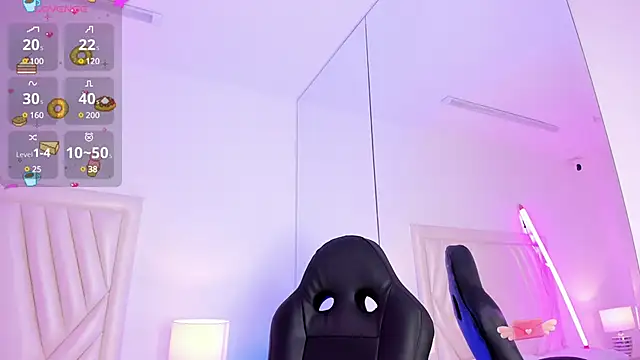 Snapshot of MavyStar chatting on 01.15.25 MavyStar online show from 01.15.25