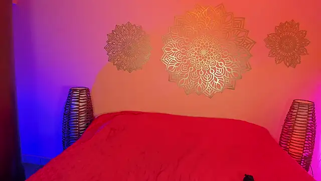 Snapshot of MavyStar chatting on 03.17.25 MavyStar online show from 03.17.25