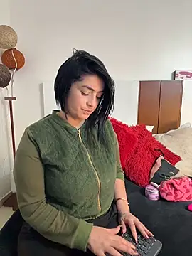karenlennox1 online show from 04.24.26