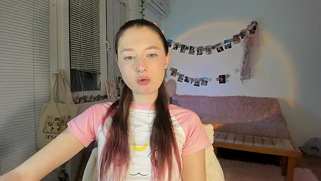 Snapshot of Jenny_darling_love chatting on 01.17.25 Jenny darling love online show from 01.17.25