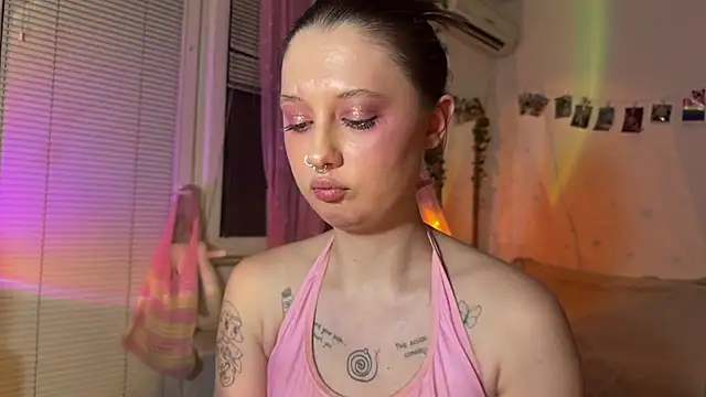 Snapshot of Jenny_darling_love chatting on 07.14.26 Jenny darling love online show from 07.14.26