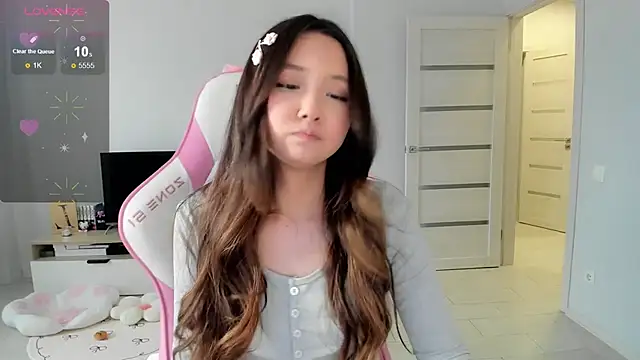 Fluffy Rose online show from 05.16.26