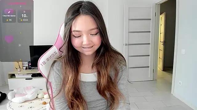Fluffy Rose online show from 05.22.26