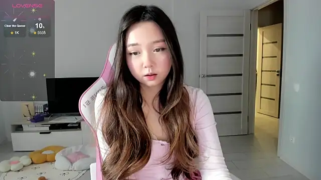 Fluffy Rose online show from 05.26.26