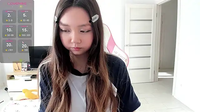 Snapshot of Fluffy_Rose chatting on 06.19.26 Fluffy Rose online show from 06.19.26