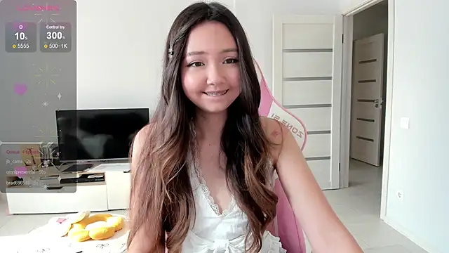 Snapshot of Fluffy_Rose chatting on 07.23.26 Fluffy Rose online show from 07.23.26