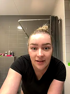 Snapshot of xX_HotCouple_Xx chatting on 09.22.25 xX HotCouple Xx online show from 09.22.25