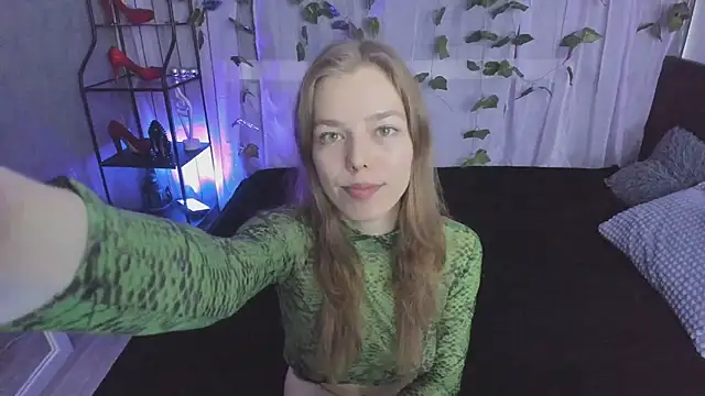 Snapshot of Tina_Tayllor chatting on 09.23.25 Tina Tayllor online show from 09.23.25