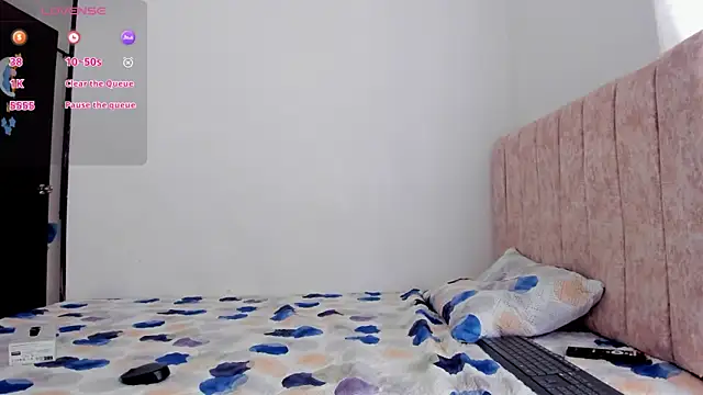 lizziemontana2 online show from 06.03.26