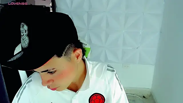 Snapshot of bby_santi chatting on 12.06.24 bby santi online show from 12.06.24