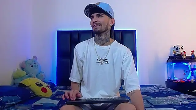 Snapshot of Brutal_Sex_Fucking chatting on 06.17.26 Brutal Sex Fucking online show from 06.17.26