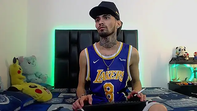 Snapshot of Brutal_Sex_Fucking chatting on 06.20.26 Brutal Sex Fucking online show from 06.20.26
