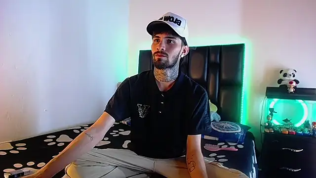 Snapshot of Brutal_Sex_Fucking chatting on 07.22.26 Brutal Sex Fucking online show from 07.22.26