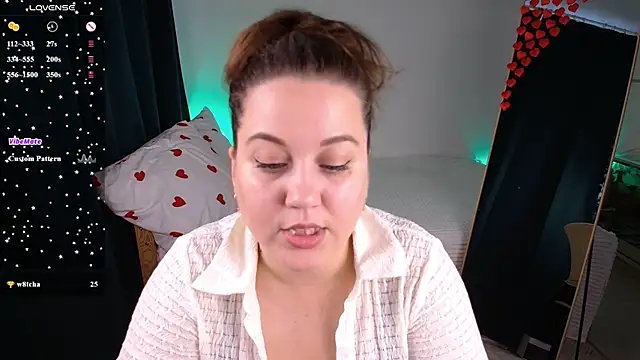 Snapshot of MissBecca chatting on 07.04.26 MissBecca online show from 07.04.26