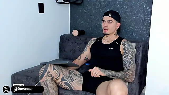 Snapshot of _mrcock chatting on 11.02.25 mrcock online show from 11.02.25