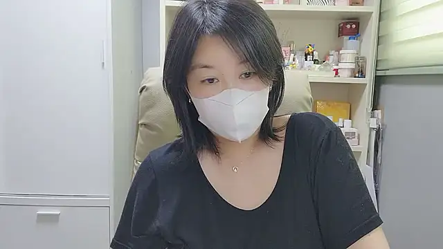 HaNa Kim online show from 06.22.26