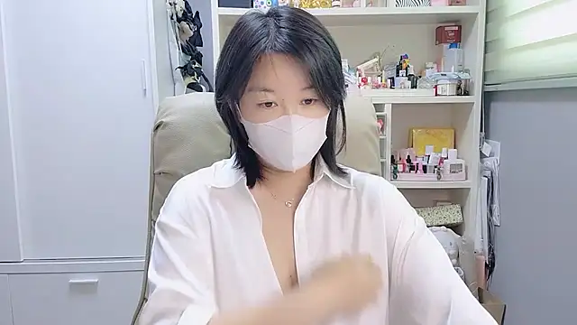 HaNa Kim online show from 07.28.26
