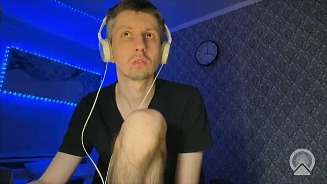 Aki-Laky online show from 12.16.25