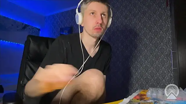 Aki-Laky online show from 03.12.26