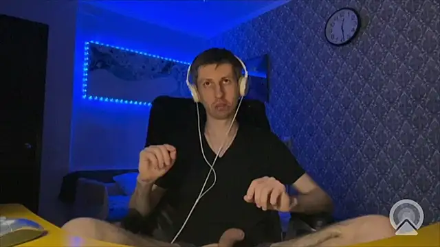 Aki-Laky online show from 04.13.26