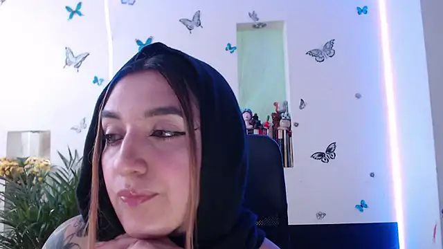 Snapshot of Lia-mitch chatting on 10.15.25 Lia-mitch online show from 10.15.25