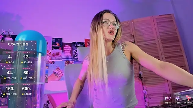 Snapshot of LadyIzabel chatting on 01.17.25 LadyIzabel online show from 01.17.25