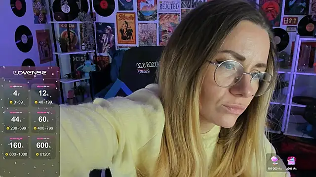 Snapshot of LadyIzabel chatting on 02.17.25 LadyIzabel online show from 02.17.25