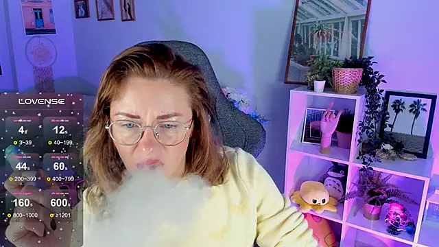 Snapshot of LadyIzabel chatting on 03.08.25 LadyIzabel online show from 03.08.25