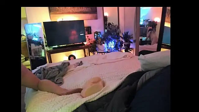 Snapshot of NinasNylonz chatting on 02.19.25 NinasNylonz online show from 02.19.25