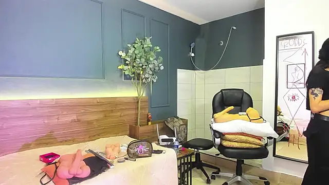 megan morgan01 online show from 04.15.26